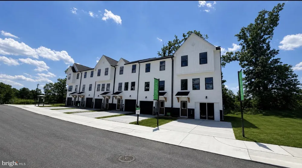 HUNTWELL WEST AVENUE Ranson, WV 25438