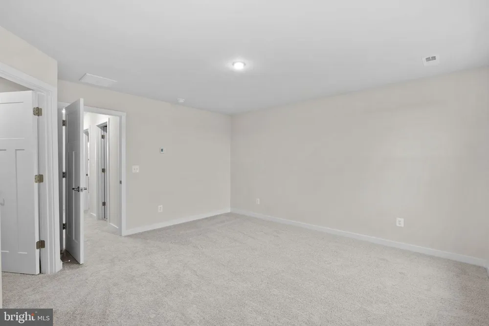 HUNTWELL WEST AVENUE Ranson, WV 25438