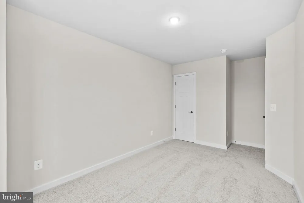 HUNTWELL WEST AVENUE Ranson, WV 25438
