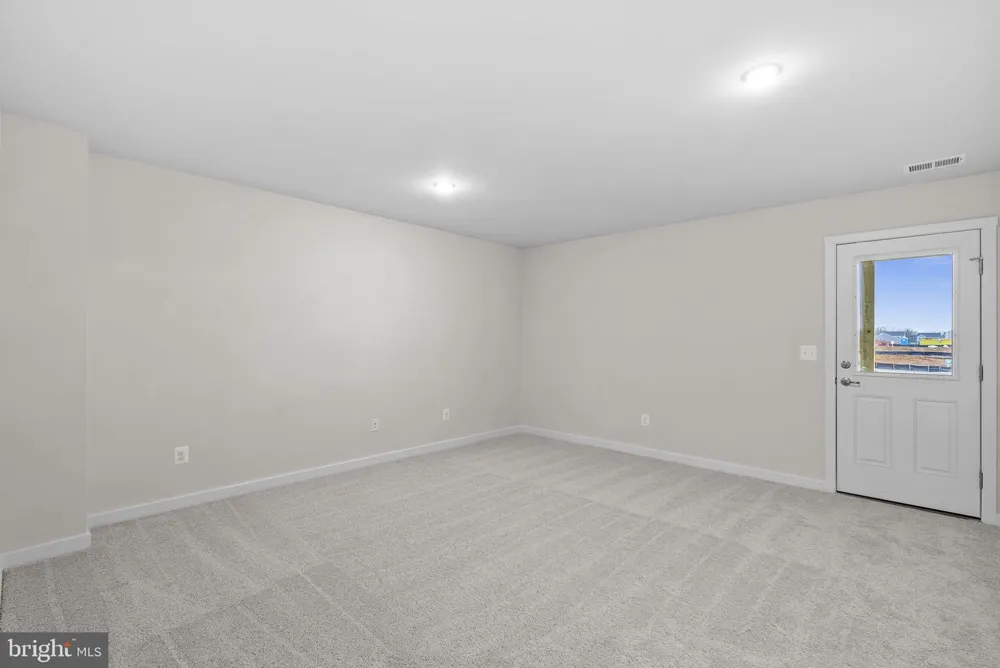 HUNTWELL WEST AVENUE Ranson, WV 25438
