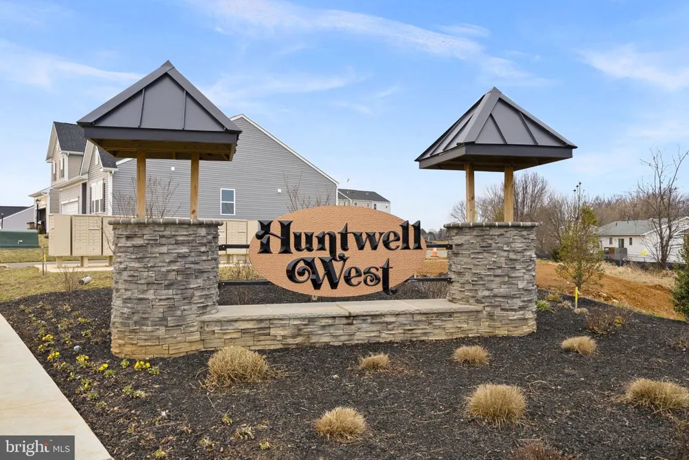 HUNTWELL WEST AVENUE Ranson, WV 25438