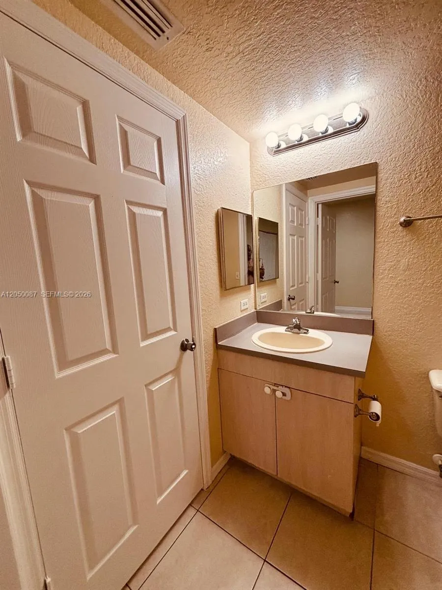 2403 Belmont Ln #2403 North Lauderdale, FL 33068