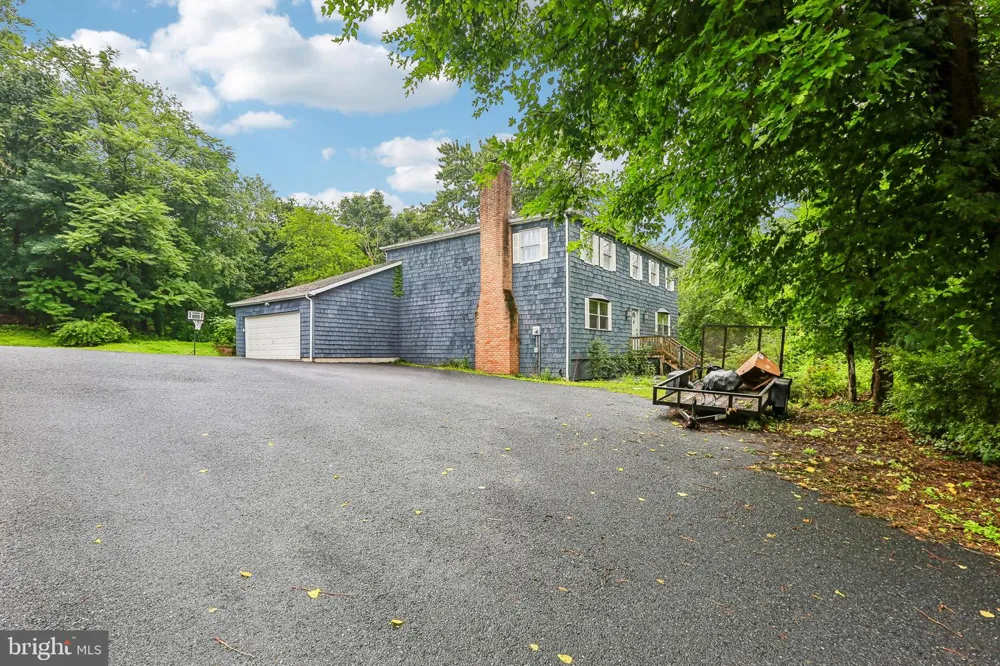 4317 WINTHROP DRIVE Harrisburg, PA 17112