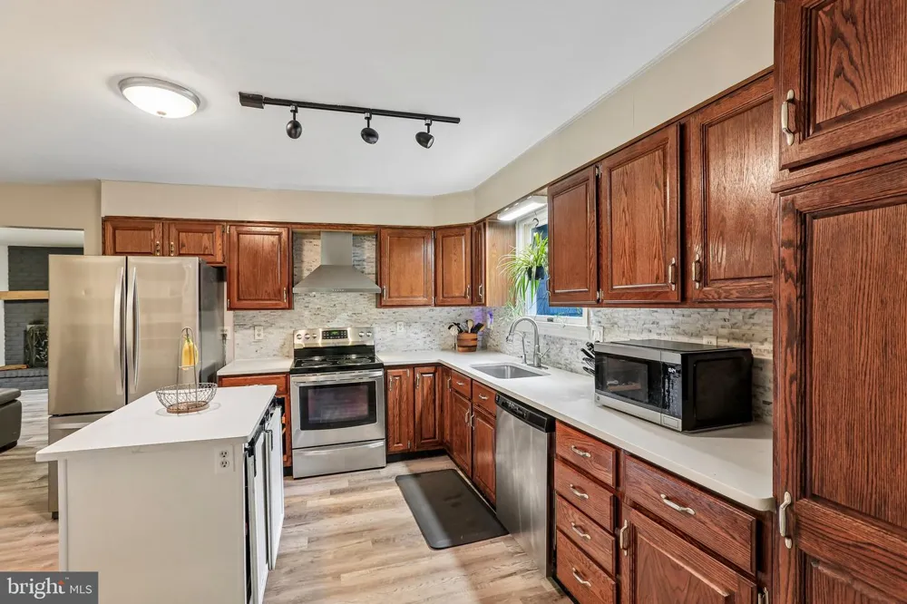 4317 WINTHROP DRIVE Harrisburg, PA 17112