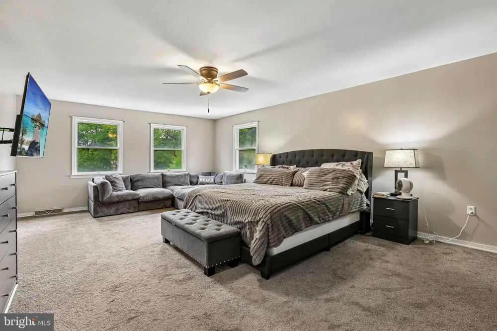 4317 WINTHROP DRIVE Harrisburg, PA 17112