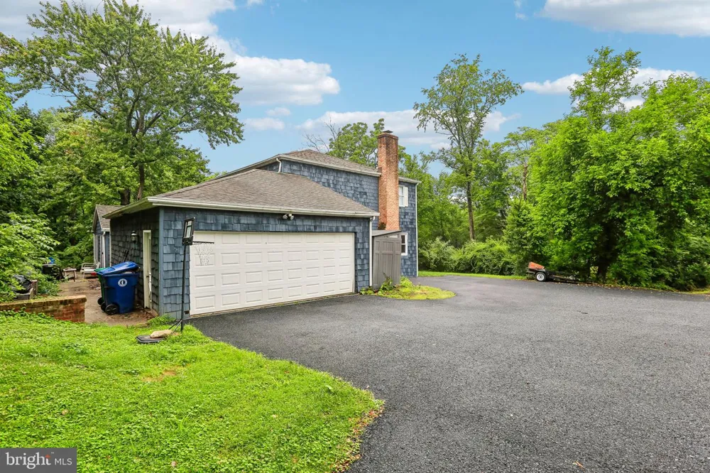 4317 WINTHROP DRIVE Harrisburg, PA 17112