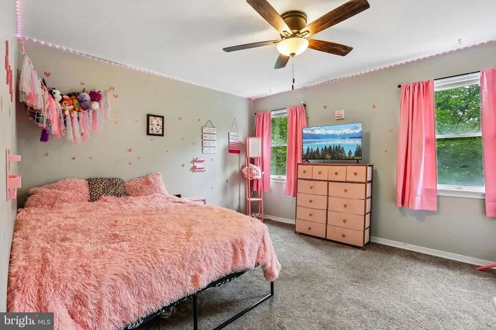 4317 WINTHROP DRIVE Harrisburg, PA 17112