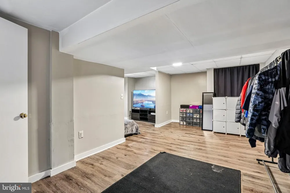 4317 WINTHROP DRIVE Harrisburg, PA 17112