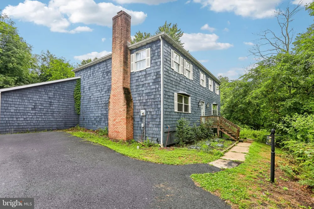 4317 WINTHROP DRIVE Harrisburg, PA 17112