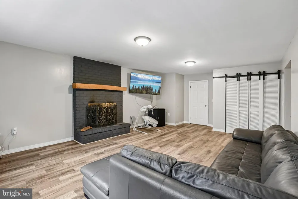 4317 WINTHROP DRIVE Harrisburg, PA 17112