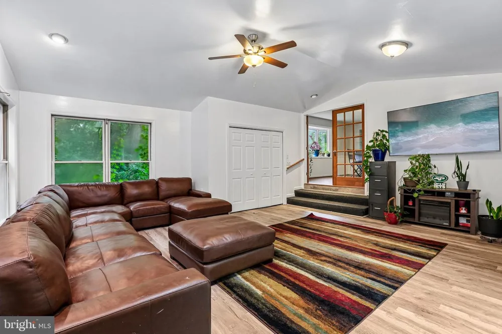 4317 WINTHROP DRIVE Harrisburg, PA 17112