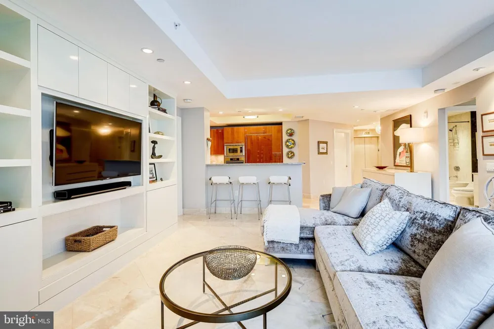 1881 NASH STREET #201 Arlington, VA 22209