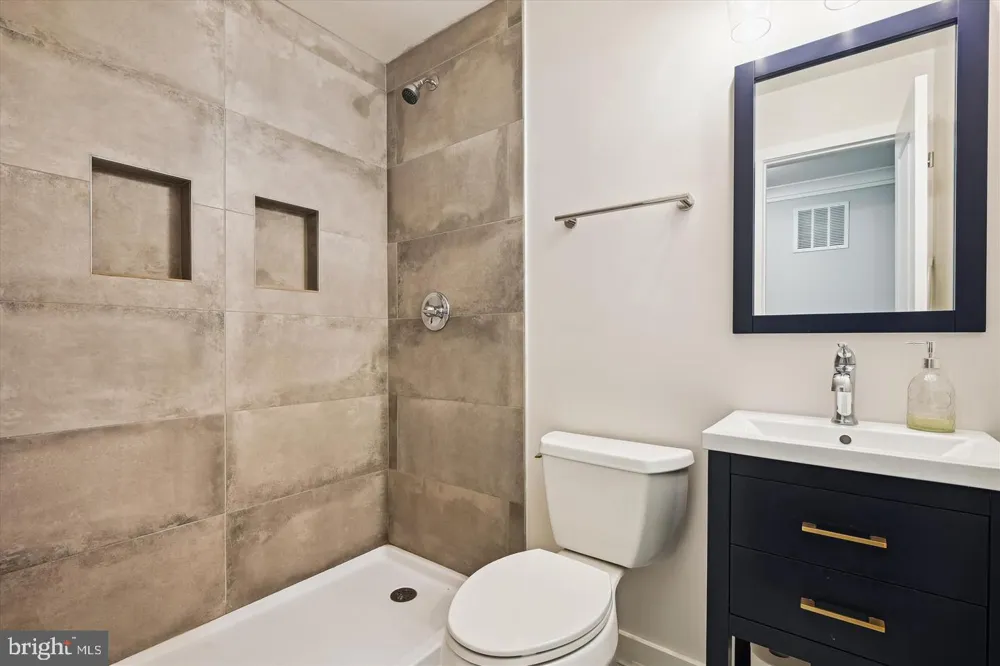 622 WAYWARD DRIVE Annapolis, MD 21401