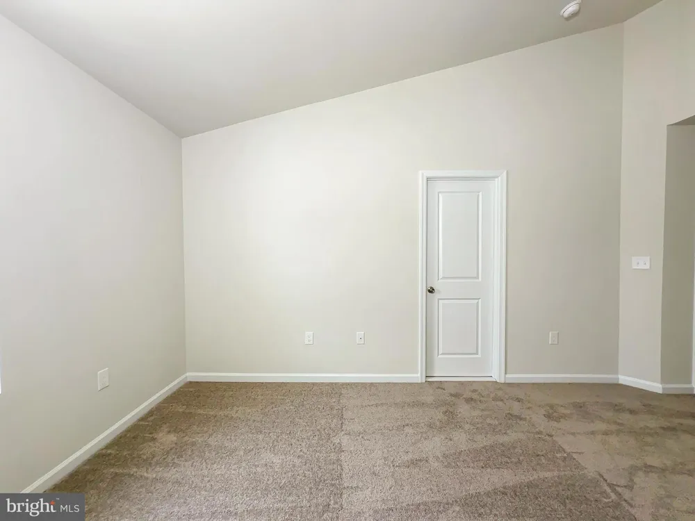 5550 MARKSBURG PL White Plains, MD 20695