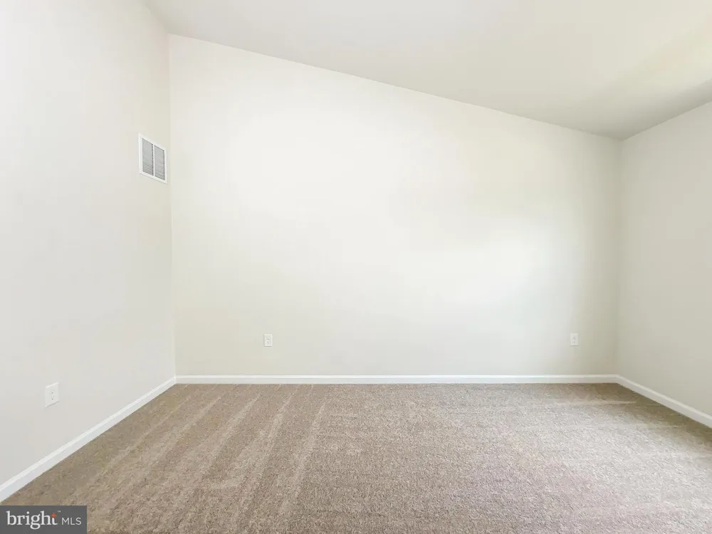 5550 MARKSBURG PL White Plains, MD 20695