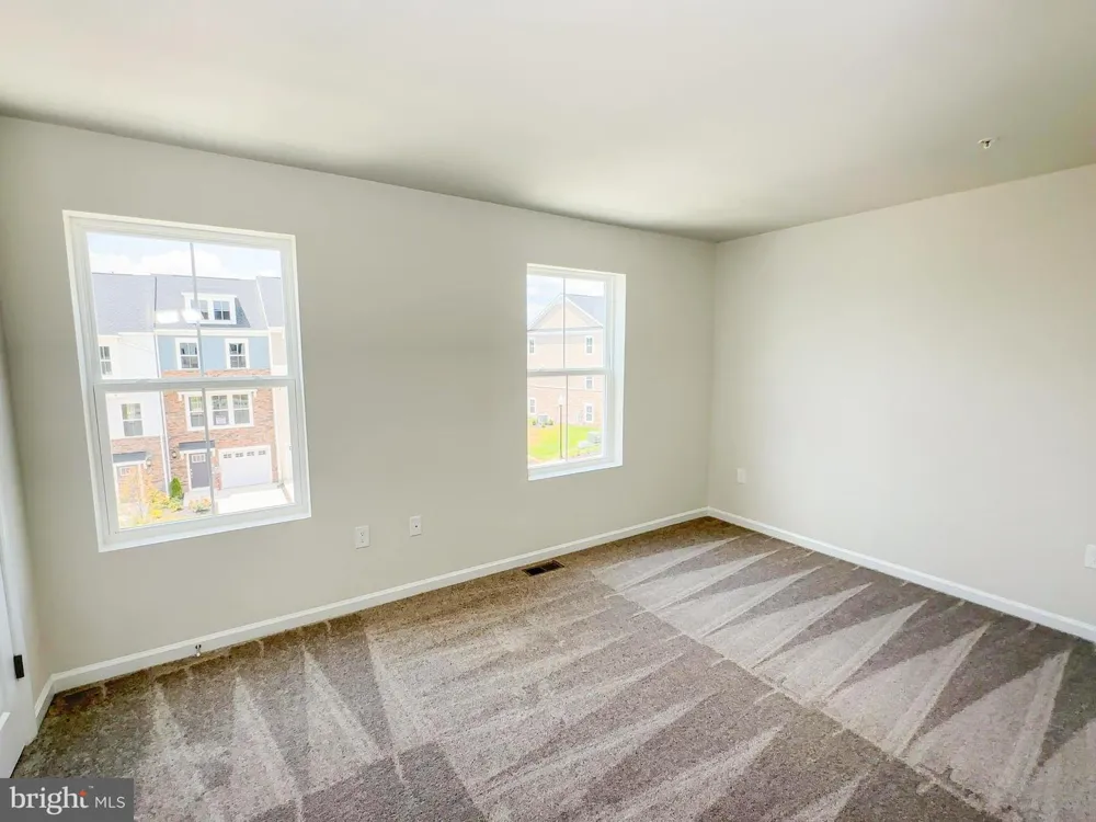 5550 MARKSBURG PL White Plains, MD 20695