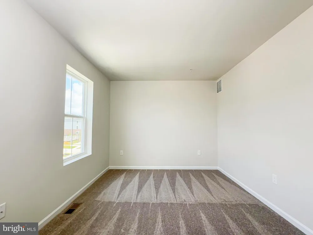 5550 MARKSBURG PL White Plains, MD 20695