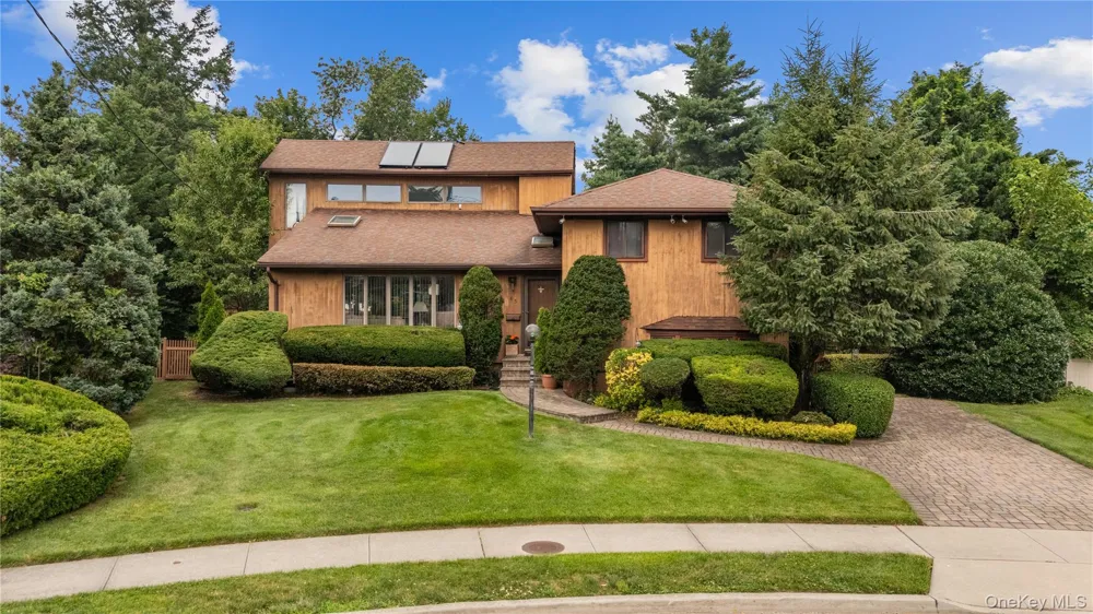 65 Elmtree Lane Jericho, NY 11753