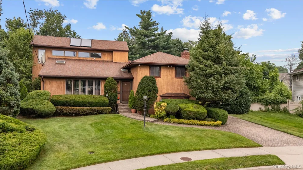 65 Elmtree Lane Jericho, NY 11753