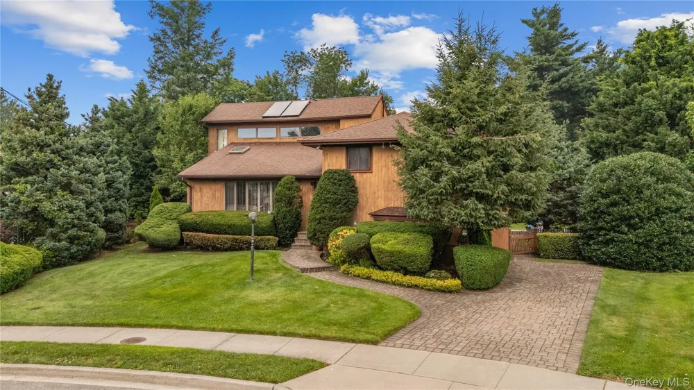 65 Elmtree Lane Jericho, NY 11753