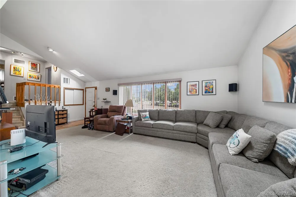 65 Elmtree Lane Jericho, NY 11753