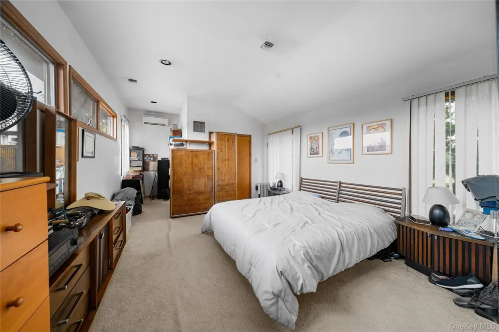 65 Elmtree Lane Jericho, NY 11753
