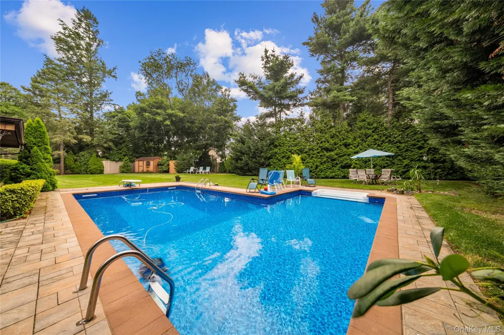 65 Elmtree Lane Jericho, NY 11753