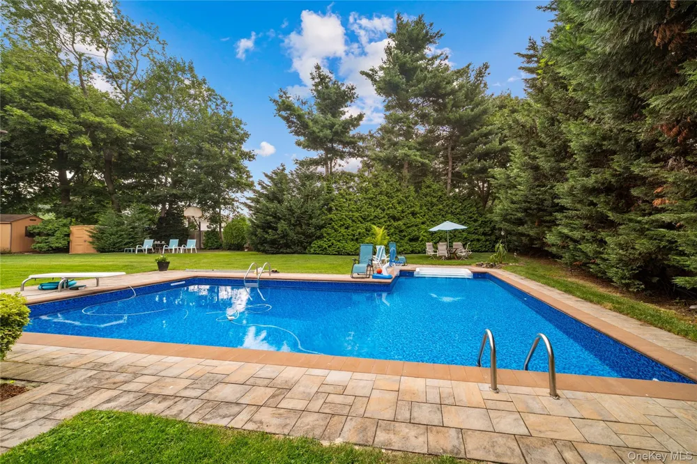 65 Elmtree Lane Jericho, NY 11753