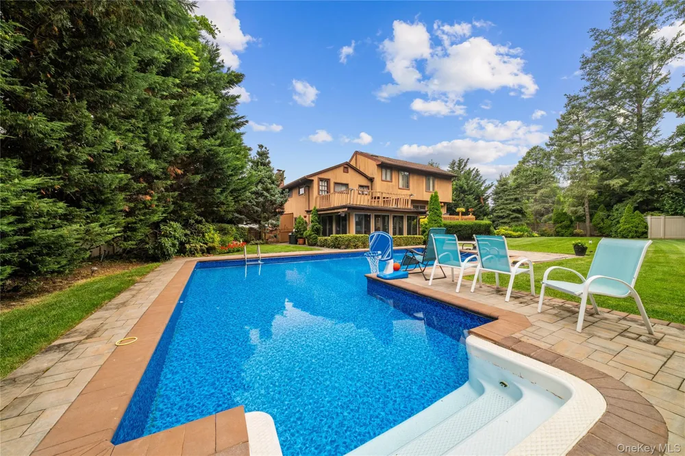 65 Elmtree Lane Jericho, NY 11753