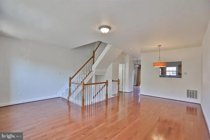 14214 BEDDINGFIELD WAY Centreville, VA 20121