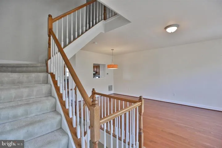 14214 BEDDINGFIELD WAY Centreville, VA 20121