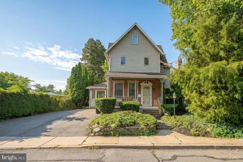 212 ELM TERRACE #1