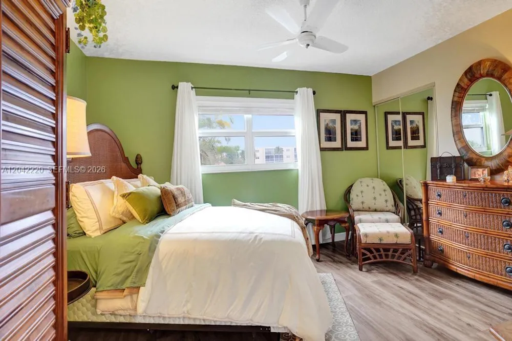 415 SE 11th Ter #207 Dania Beach, FL 33004