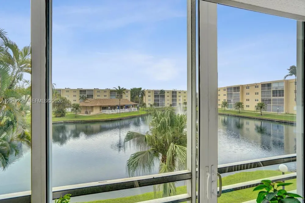 415 SE 11th Ter #207 Dania Beach, FL 33004