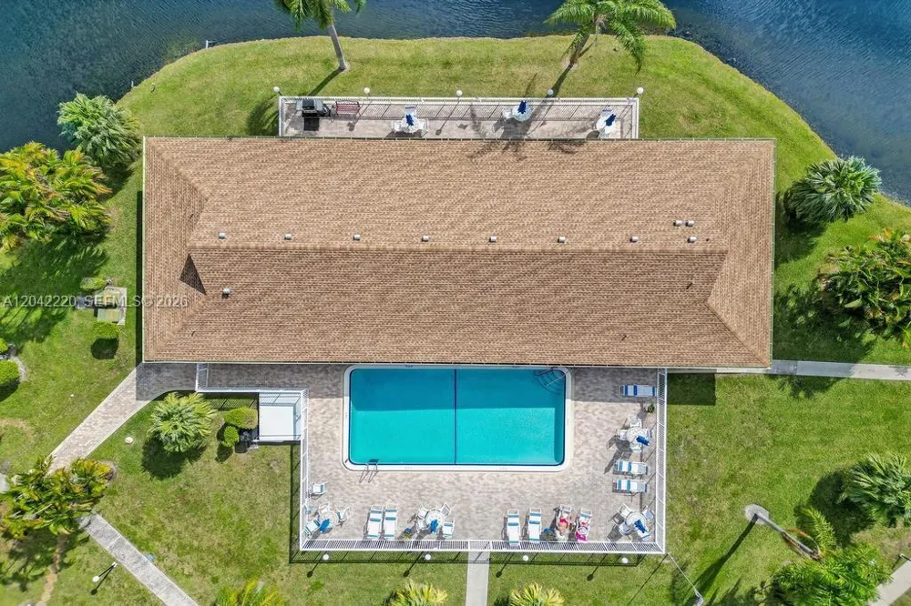 415 SE 11th Ter #207 Dania Beach, FL 33004