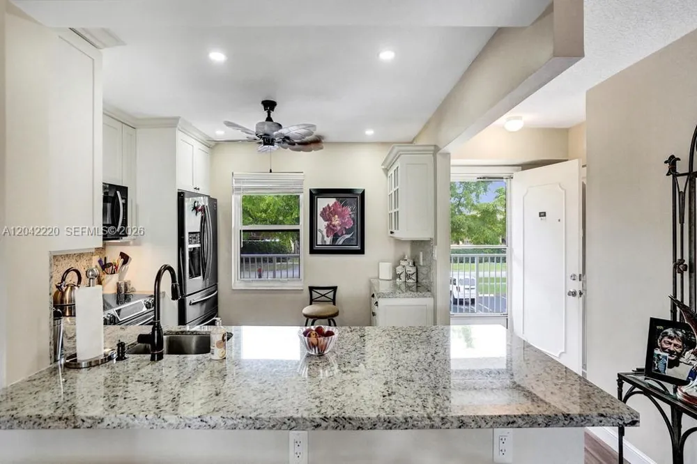 415 SE 11th Ter #207 Dania Beach, FL 33004