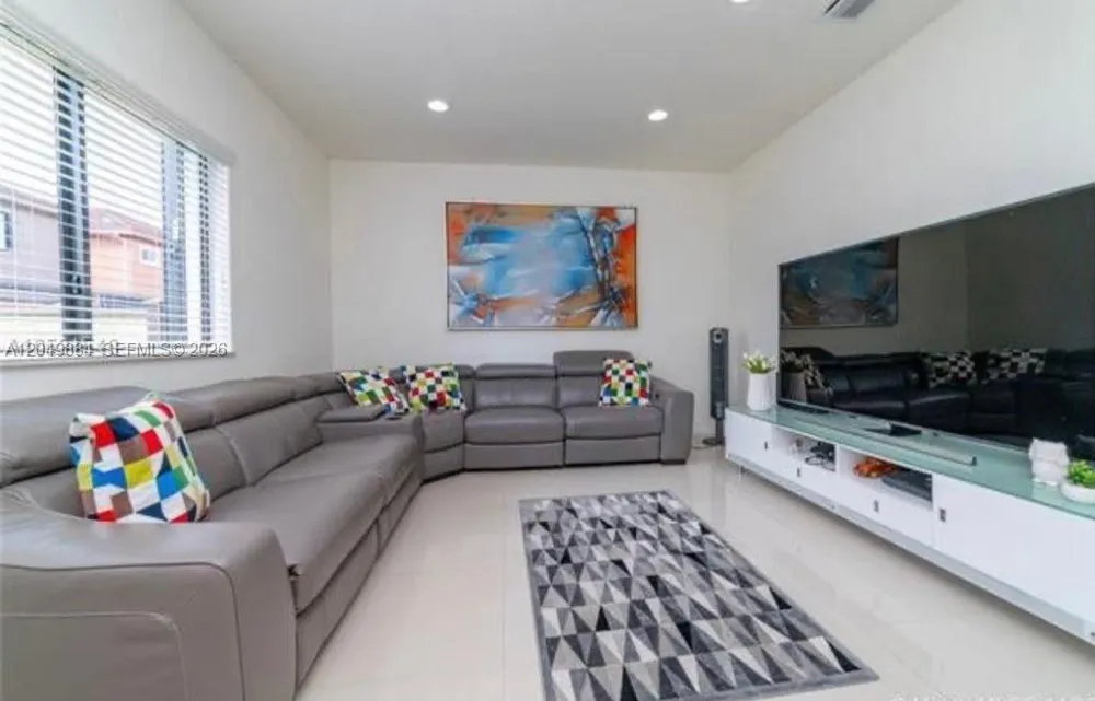 16588 44 Street Kendall, FL 33185