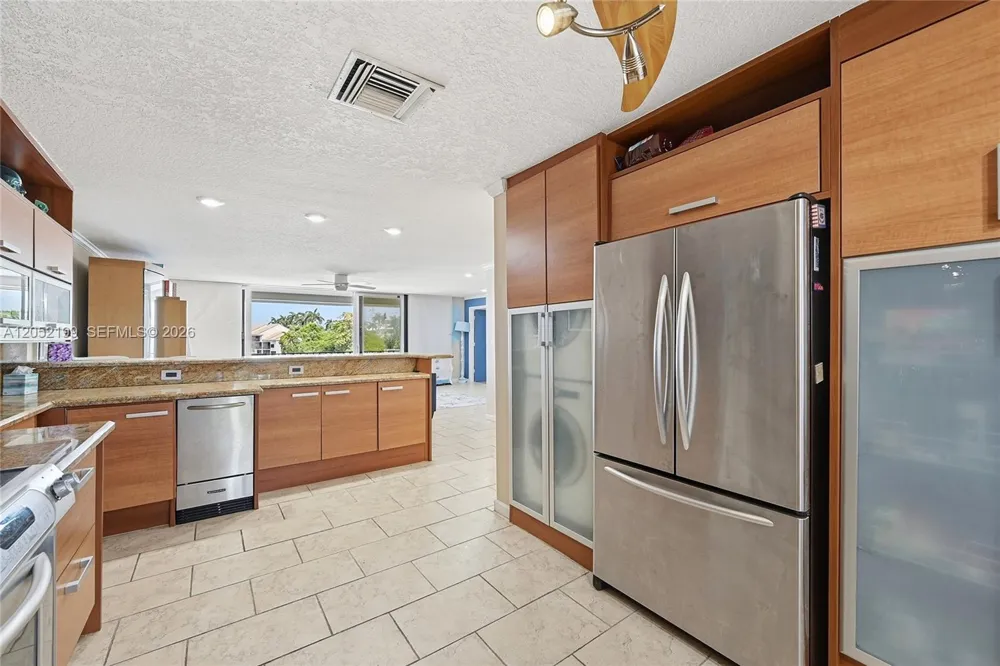 801 Palm Trl #10 Delray Beach, FL 33483