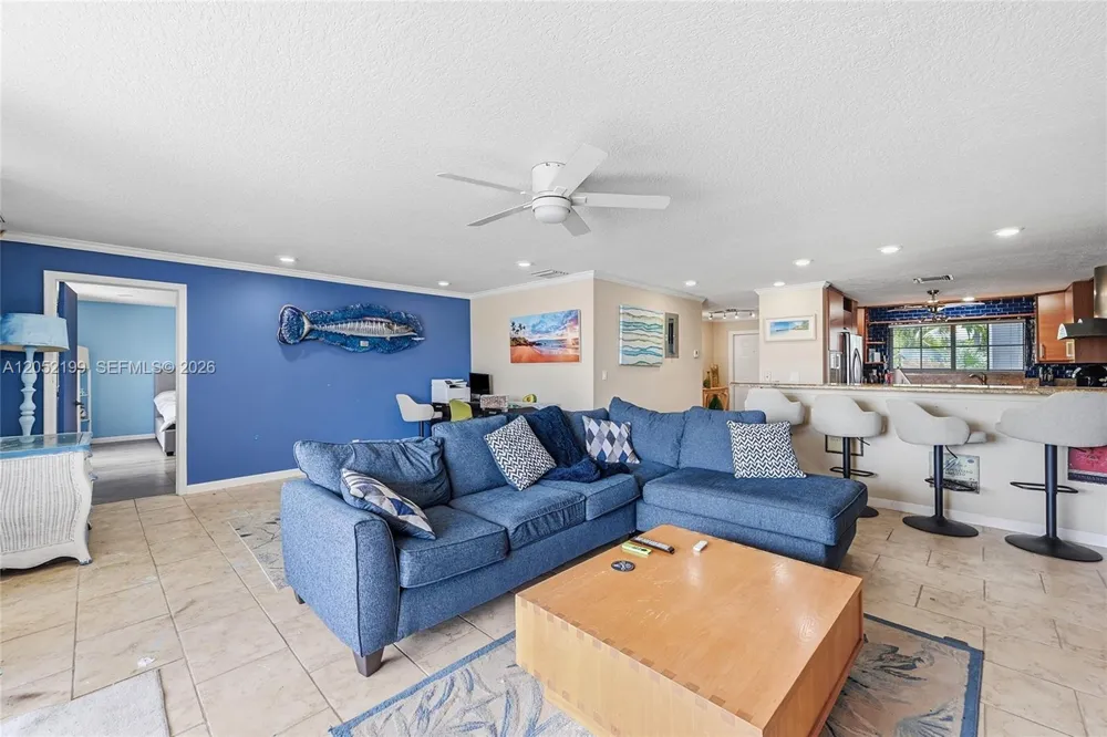 801 Palm Trl #10 Delray Beach, FL 33483