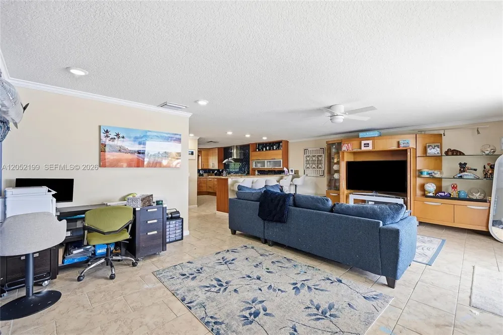 801 Palm Trl #10 Delray Beach, FL 33483