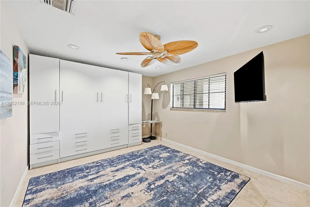 801 Palm Trl #10 Delray Beach, FL 33483