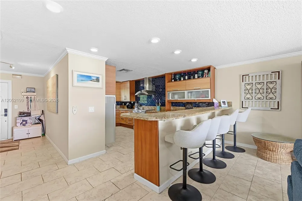 801 Palm Trl #10 Delray Beach, FL 33483