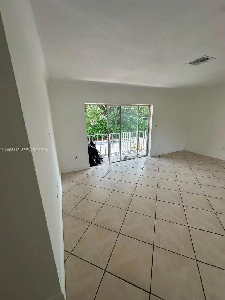 8601 SW 94th St #207W Miami, FL 33156