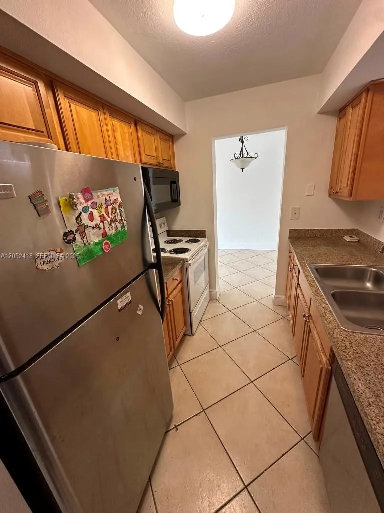 8601 SW 94th St #207W Miami, FL 33156