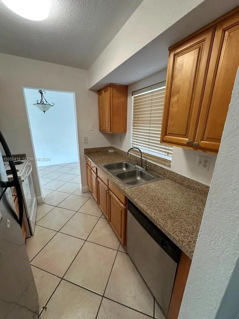 8601 SW 94th St #207W Miami, FL 33156