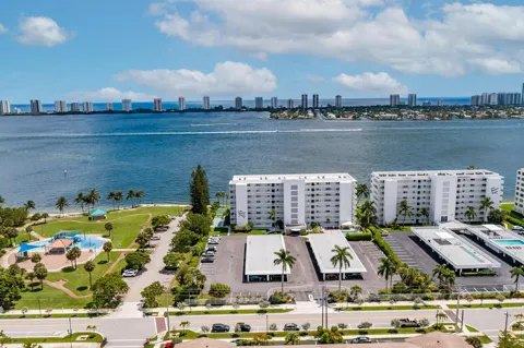 501 LAKE SHORE DRIVE #206