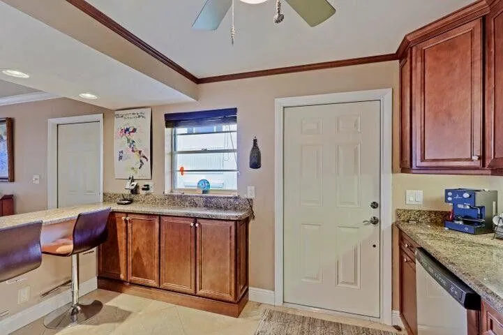 501 LAKE SHORE DRIVE #206 Lake Park, FL 33403