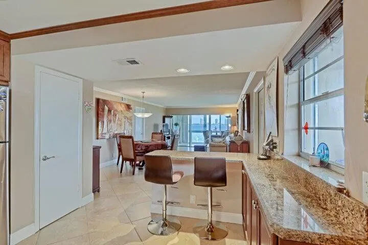 501 LAKE SHORE DRIVE #206 Lake Park, FL 33403