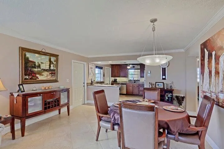 501 LAKE SHORE DRIVE #206 Lake Park, FL 33403