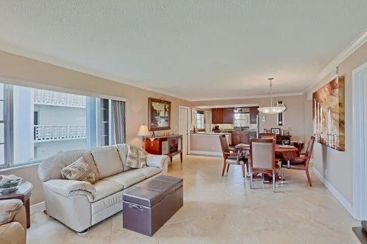 501 LAKE SHORE DRIVE #206 Lake Park, FL 33403